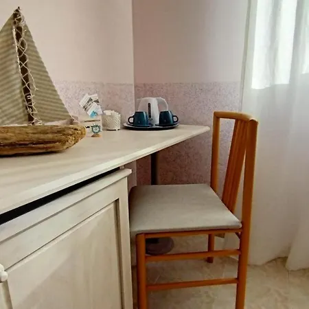 Camera Coniglio A Lampedusa